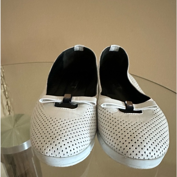 White Perforated Leather Flat Shoes by Nestt Trend Made In Türkiye Size 6.5 - Picture 7 of 8